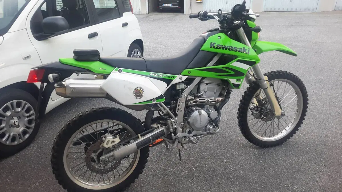 Kawasaki KLX 250 (2009 - 16)  (2)