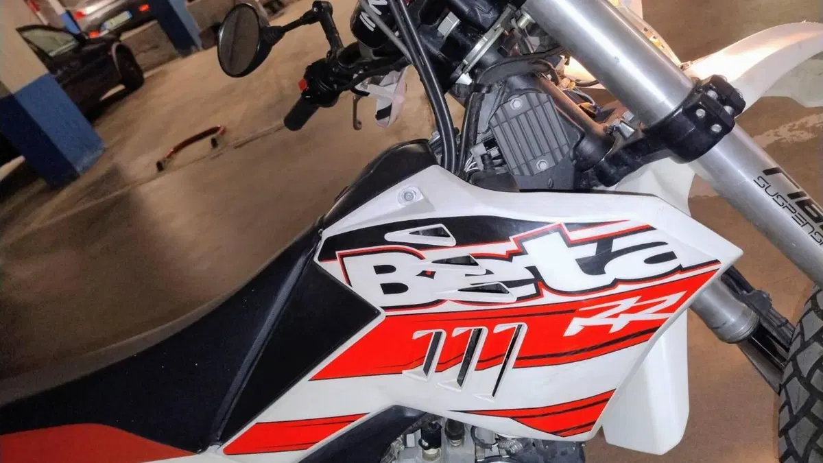 Betamotor RR 125 4T Enduro LC (2016 - 17)  (10)