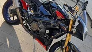 Aprilia Tuono 1000 R Factory (2004 - 05) 