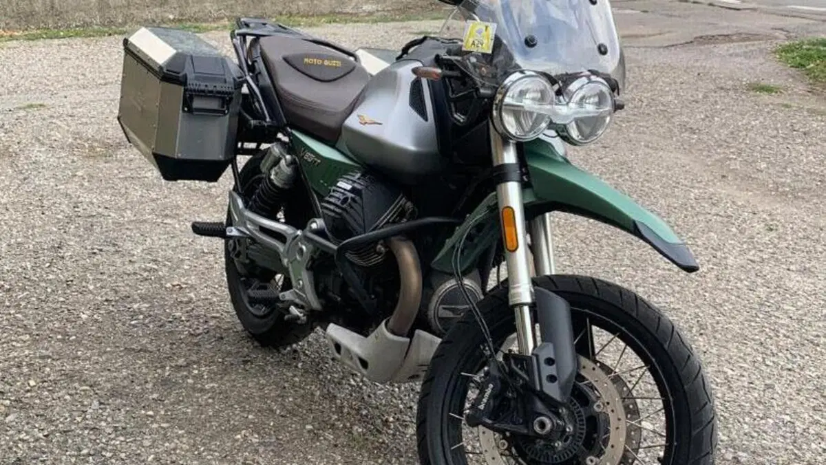Moto Guzzi V85 TT Centenario (2021 - 22) 