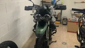 Moto Guzzi V85 TT Centenario (2021 - 22)  (4)