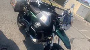 Moto Guzzi V85 TT Centenario (2021 - 22)  (5)
