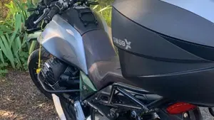 Moto Guzzi V85 TT Centenario (2021 - 22)  (10)