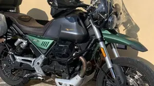 Moto Guzzi V85 TT Centenario (2021 - 22)  (11)