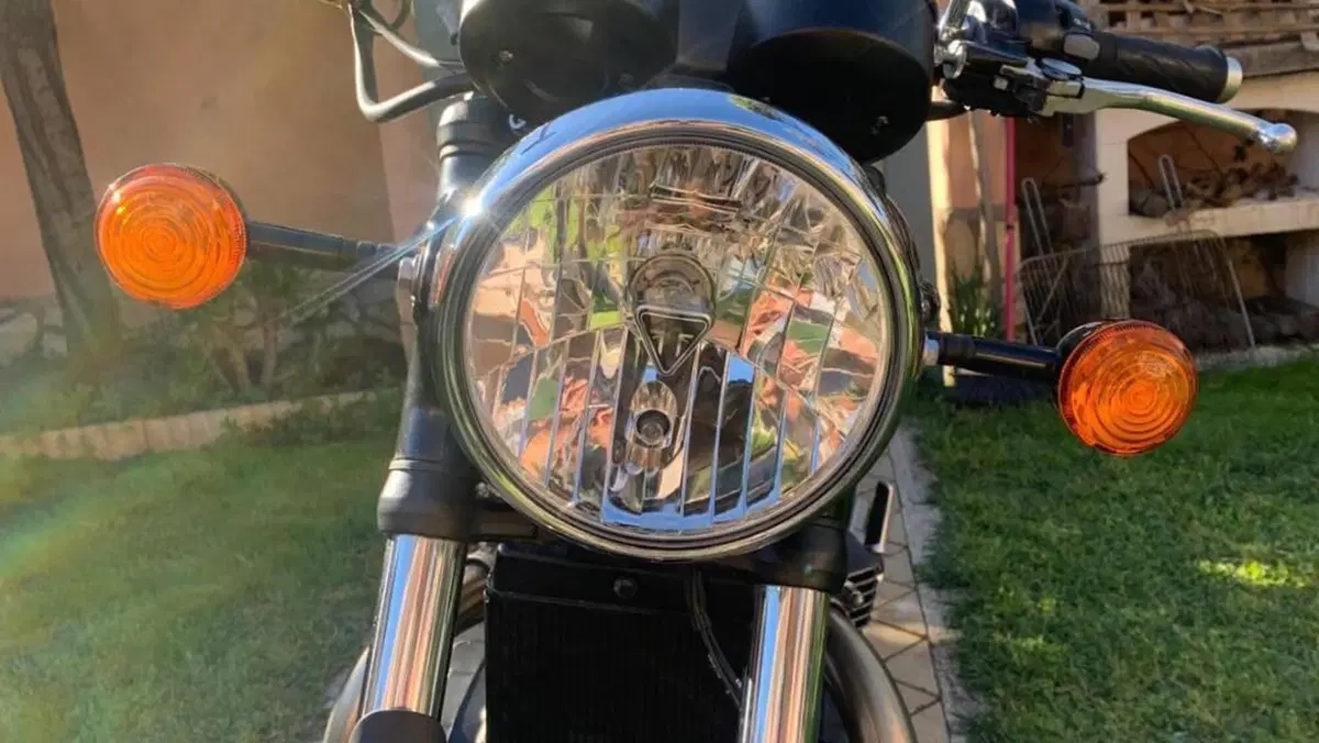 Triumph Bonneville T100 (2021 - 25)  (11)