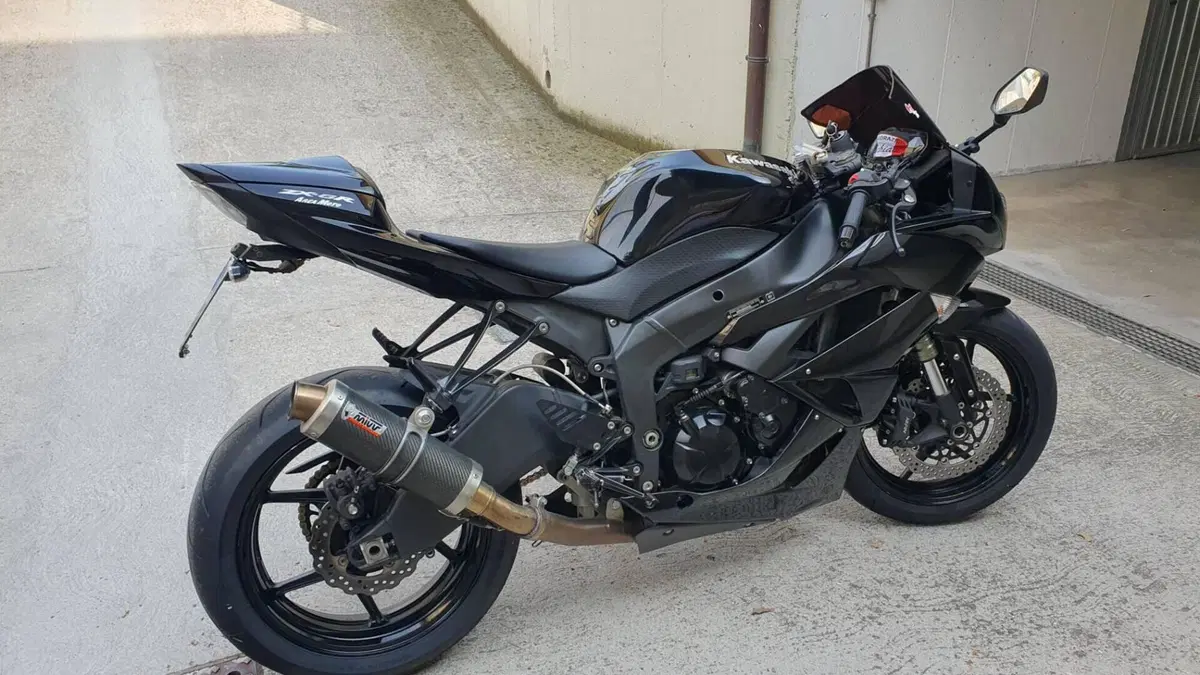 Kawasaki Ninja 600 ZX-6R (2009 - 16)  (4)
