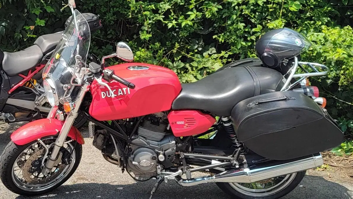 Ducati Sportclassic GT 1000  (2)