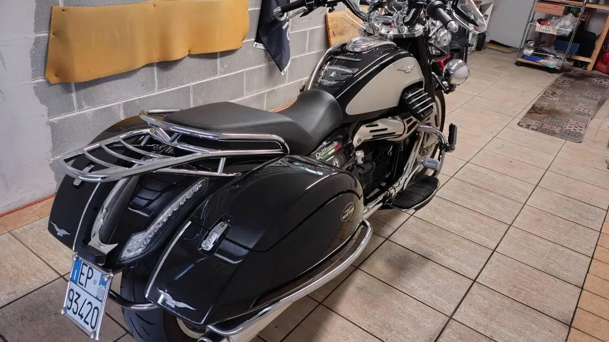 Moto Guzzi California 1400 Touring (2017 - 20)  (2)