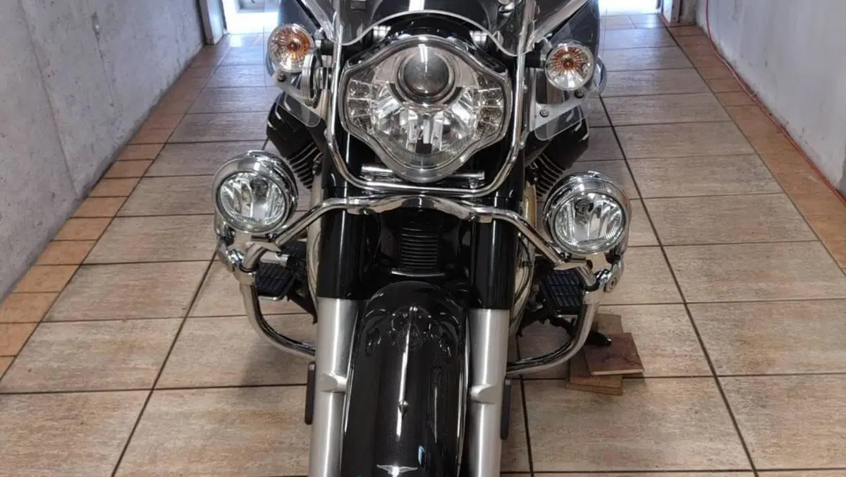 Moto Guzzi California 1400 Touring (2017 - 20)  (10)
