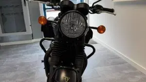 Triumph Bonneville T120 Gold Line Edition (2022 - 23)  (4)