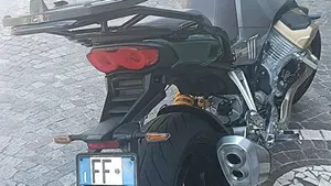 Moto Guzzi V100 Mandello S (2022 - 24)  (3)