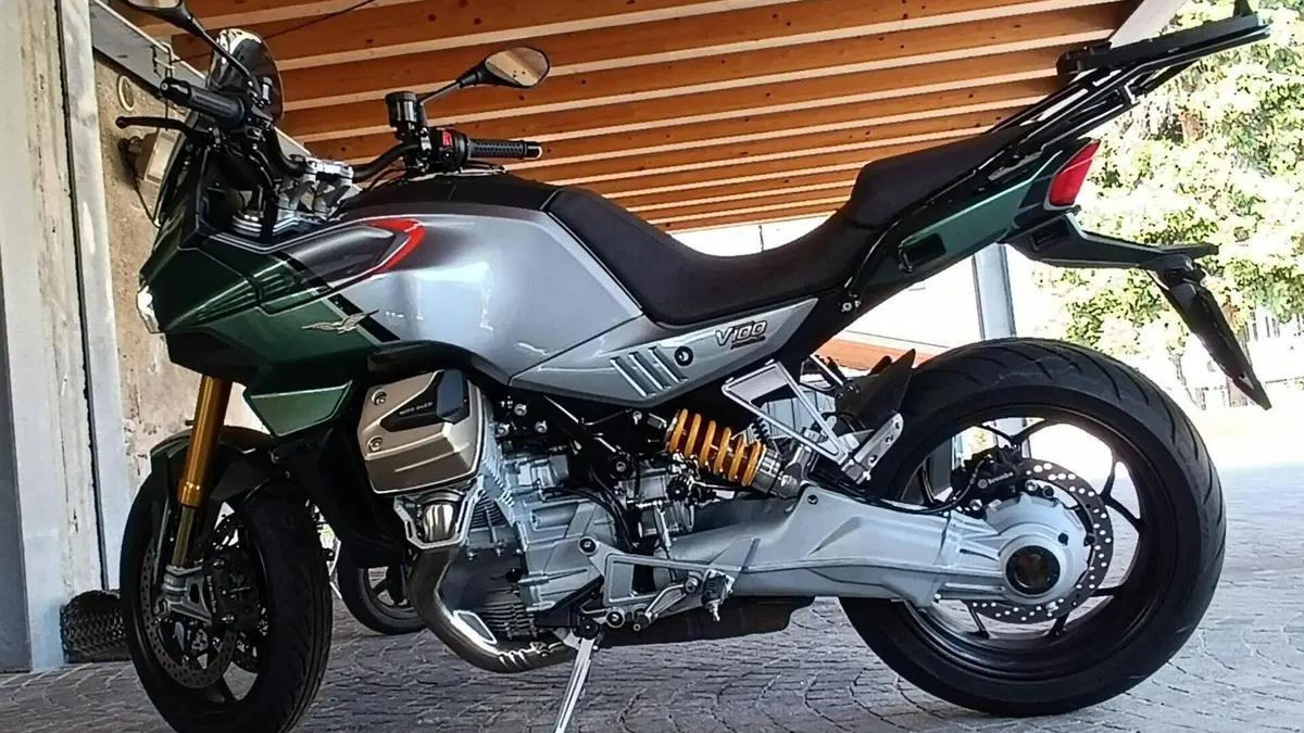 Moto Guzzi V100 Mandello S (2022 - 24)  (6)