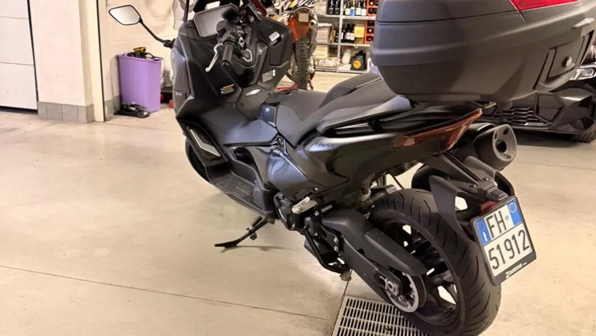 Yamaha T-Max 560 Tech Max (2022 - 24)  (4)