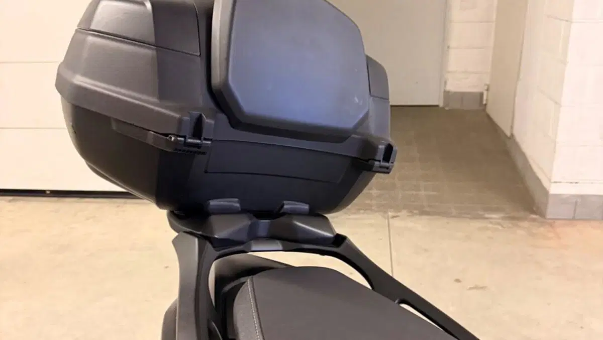 Yamaha T-Max 560 Tech Max (2022 - 24)  (15)