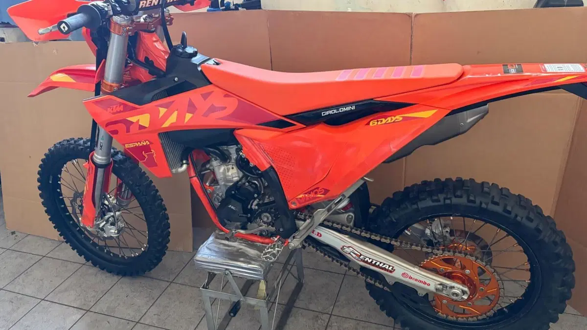 KTM 250 EXC-F Six Days (2025)  (2)
