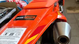 KTM 250 EXC-F Six Days (2025)  (5)