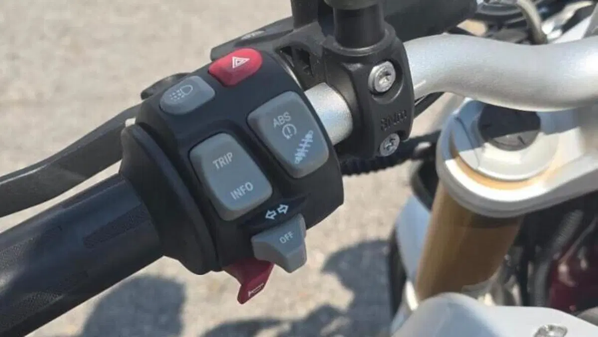 Bmw R 1200 R (2015 - 16)  (9)