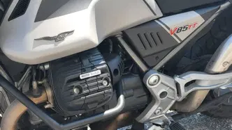 Moto Guzzi V85 TT Travel (2021 - 23) usata
