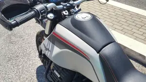 Moto Guzzi V85 TT Travel (2021 - 23)  (3)