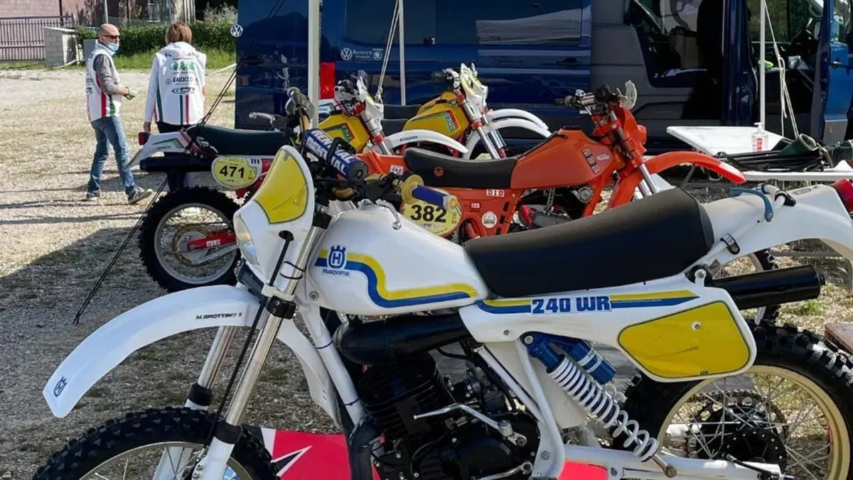 Husqvarna   (2)
