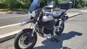 Moto Guzzi V85 TT Travel (2021 - 23)  (5)