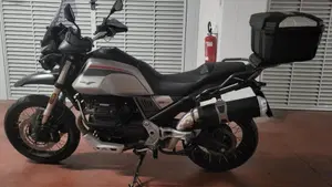 Moto Guzzi V85 TT Travel (2021 - 23)  (6)