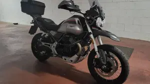 Moto Guzzi V85 TT Travel (2021 - 23)  (8)