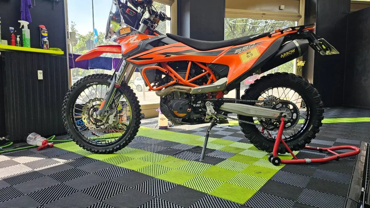KTM 690 Enduro R (2022 - 25) 