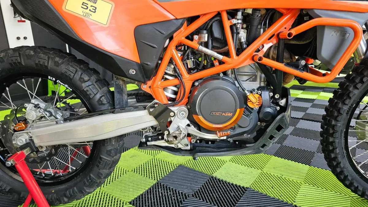 KTM 690 Enduro R (2022 - 25)  (7)