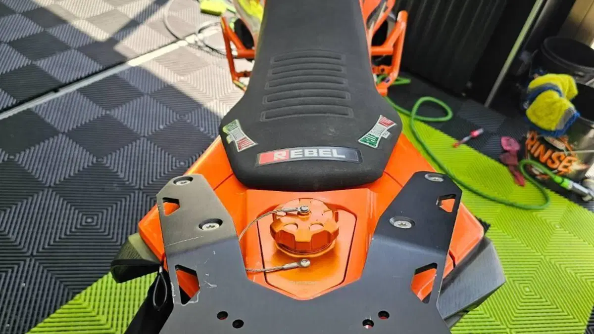 KTM 690 Enduro R (2022 - 25)  (12)