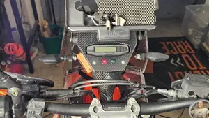 KTM 690 Enduro R (2022 - 25)  (9)