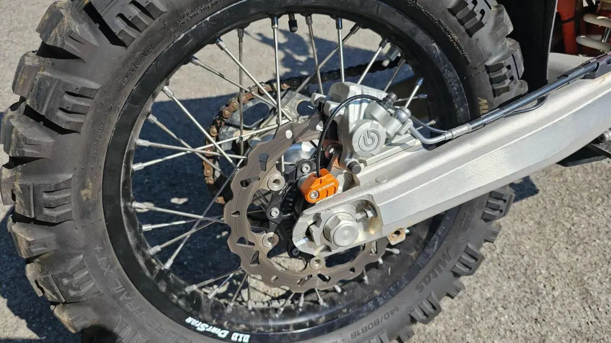 KTM 690 Enduro R (2022 - 25)  (17)