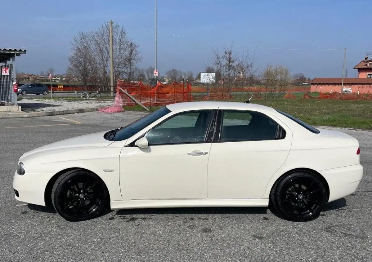 Alfa Romeo 156 2.4 JTD 20V T.I. (4)