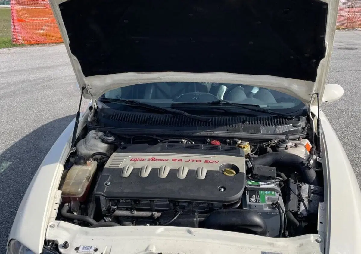 Alfa Romeo 156 2.4 JTD 20V T.I. (8)