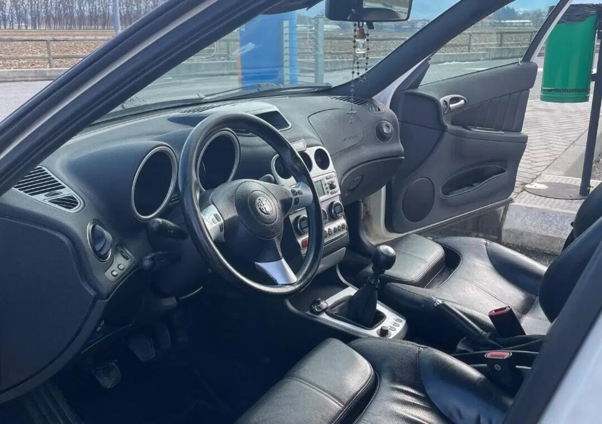 Alfa Romeo 156 2.4 JTD 20V T.I. (12)