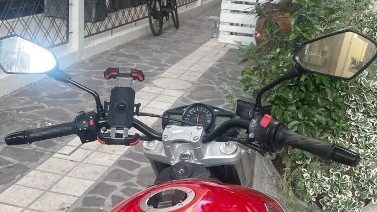 Suzuki GSR 600 (2006 - 11)  (6)