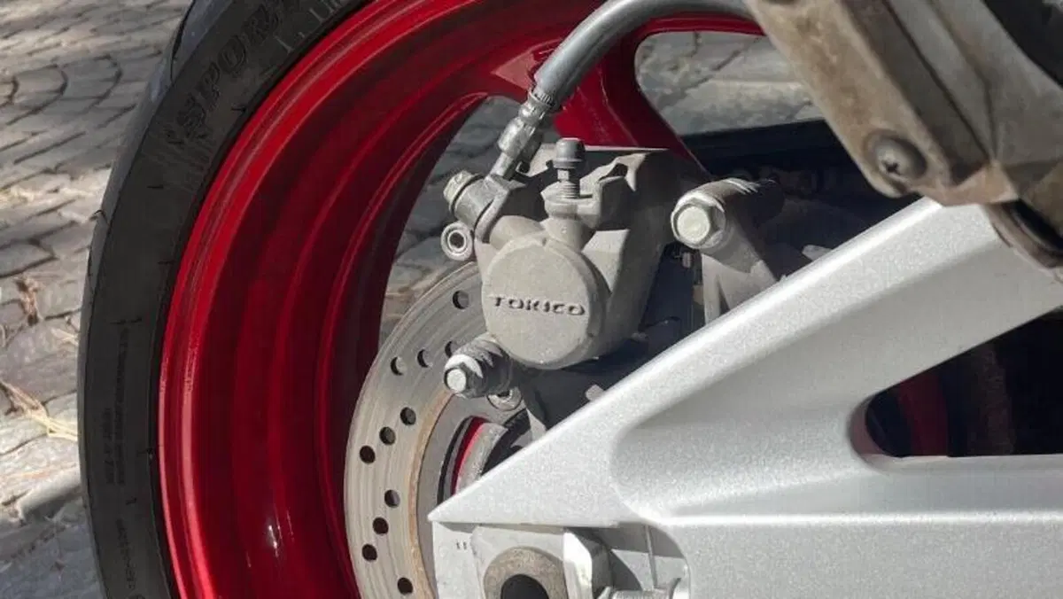 Suzuki GSR 600 (2006 - 11)  (8)