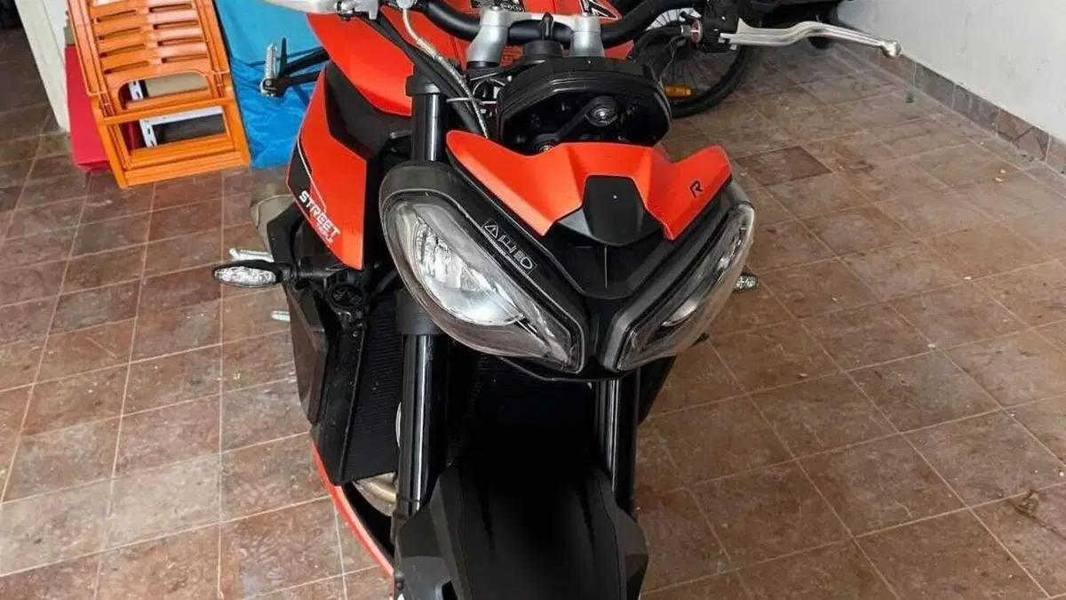 Triumph Street Triple 765 R (2023 - 26)  (3)