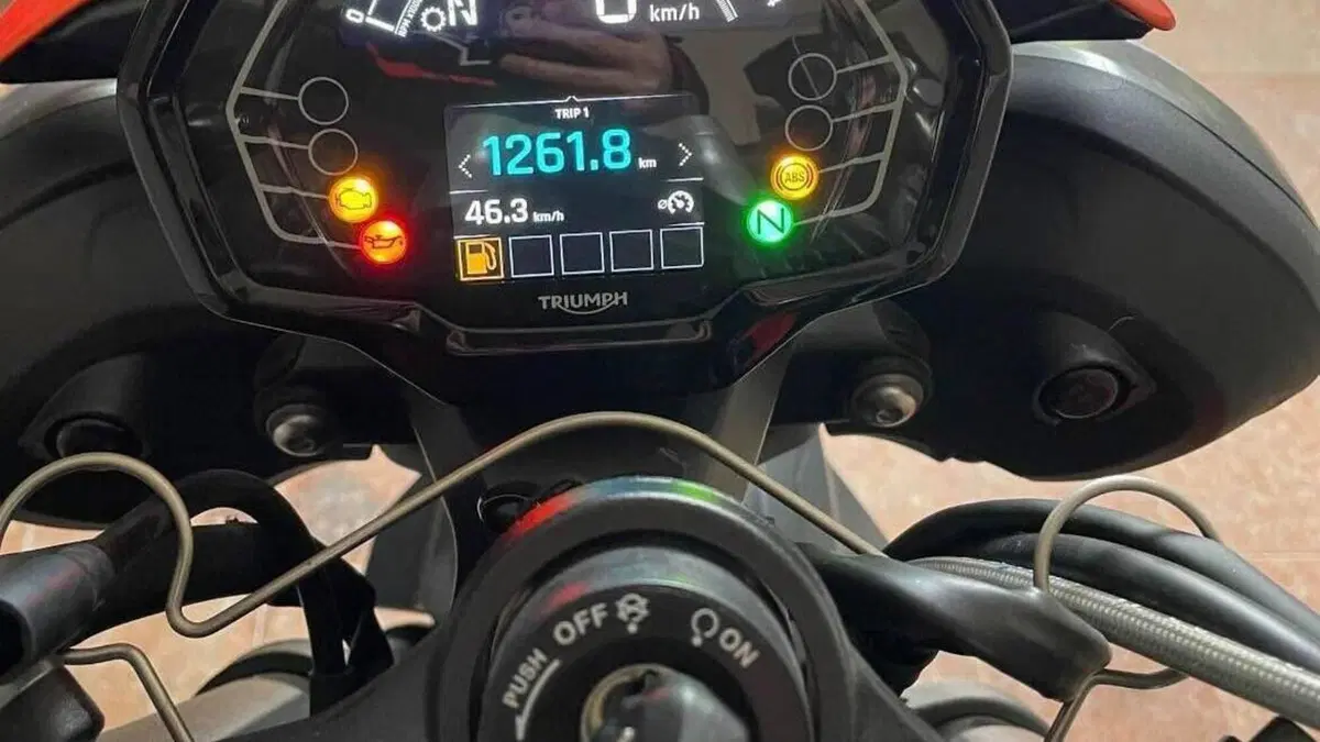 Triumph Street Triple 765 R (2023 - 26)  (5)
