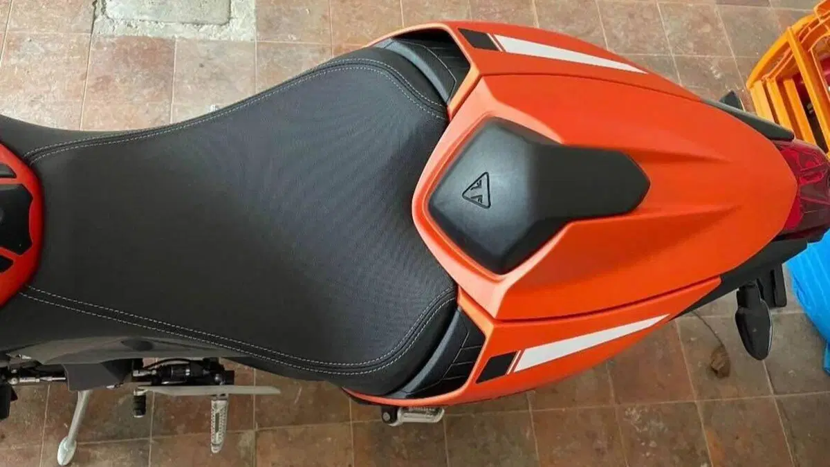 Triumph Street Triple 765 R (2023 - 26)  (6)