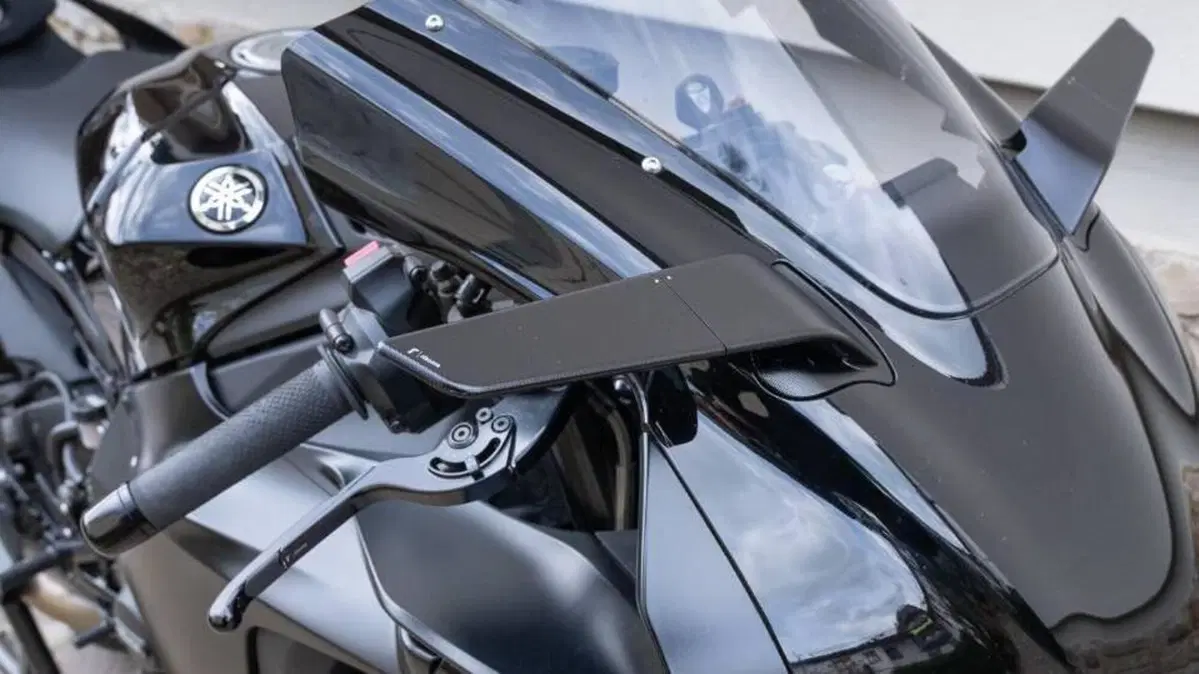 Yamaha YZF R1 (2020 - 25)  (3)