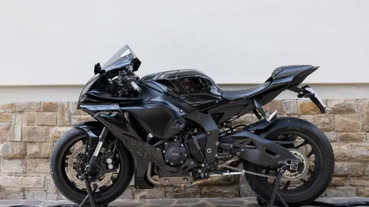 Yamaha YZF R1 (2020 - 25)  (6)