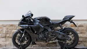Yamaha YZF R1 (2020 - 25)  (6)
