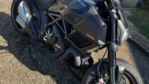 Ducati Diavel 1200 Carbon (2014 - 16) 