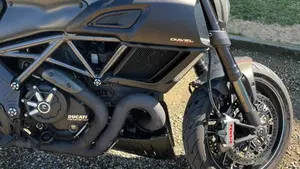 Ducati Diavel 1200 Carbon (2014 - 16)  (4)