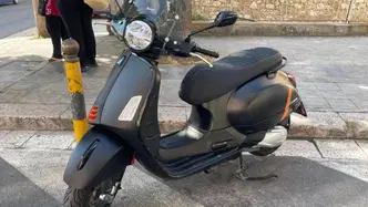 Vespa GTS 300 Super Sport (2023 - 24) usata