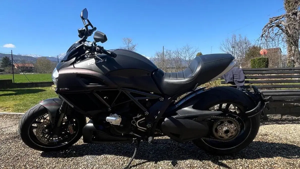 Ducati Diavel 1200 Carbon (2014 - 16)  (8)