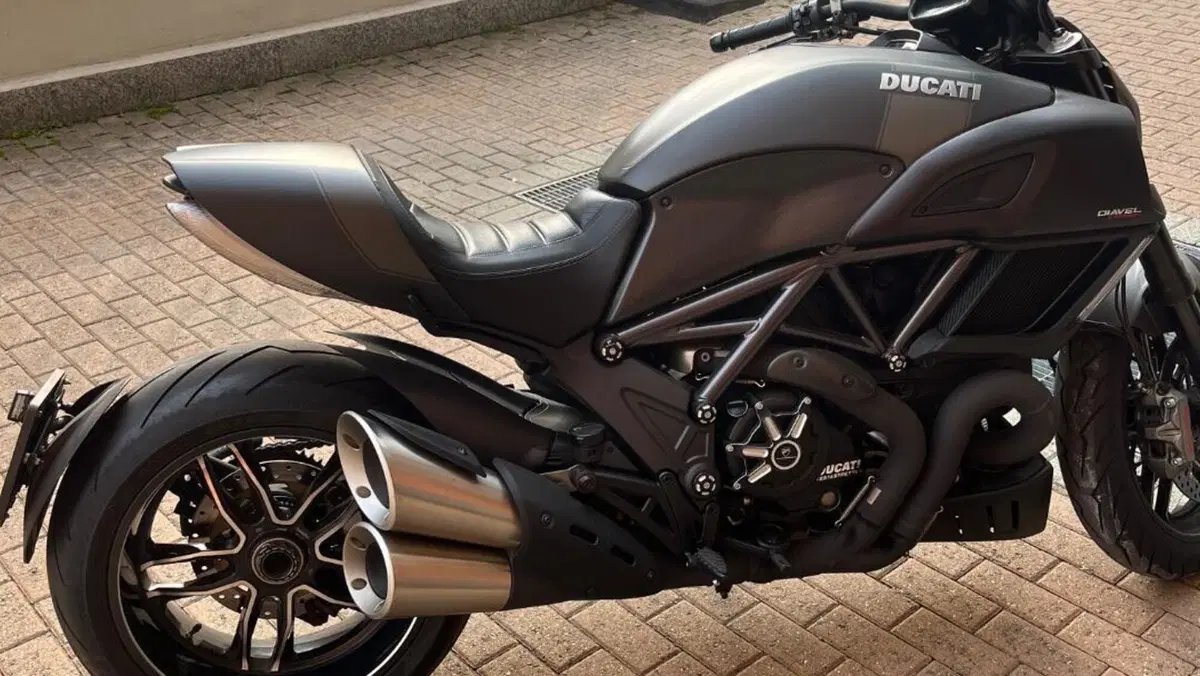 Ducati Diavel 1200 Carbon (2014 - 16)  (9)