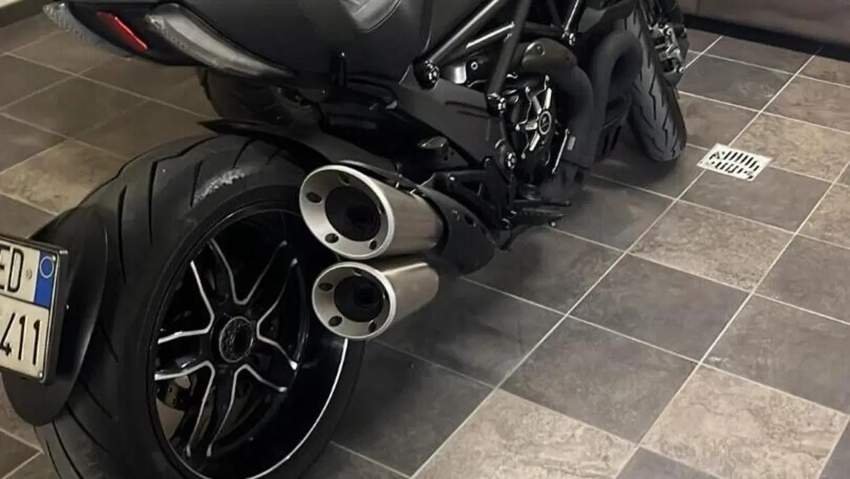 Ducati Diavel 1200 Carbon (2014 - 16)  (12)