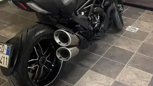 Ducati Diavel 1200 Carbon (2014 - 16)  (12)